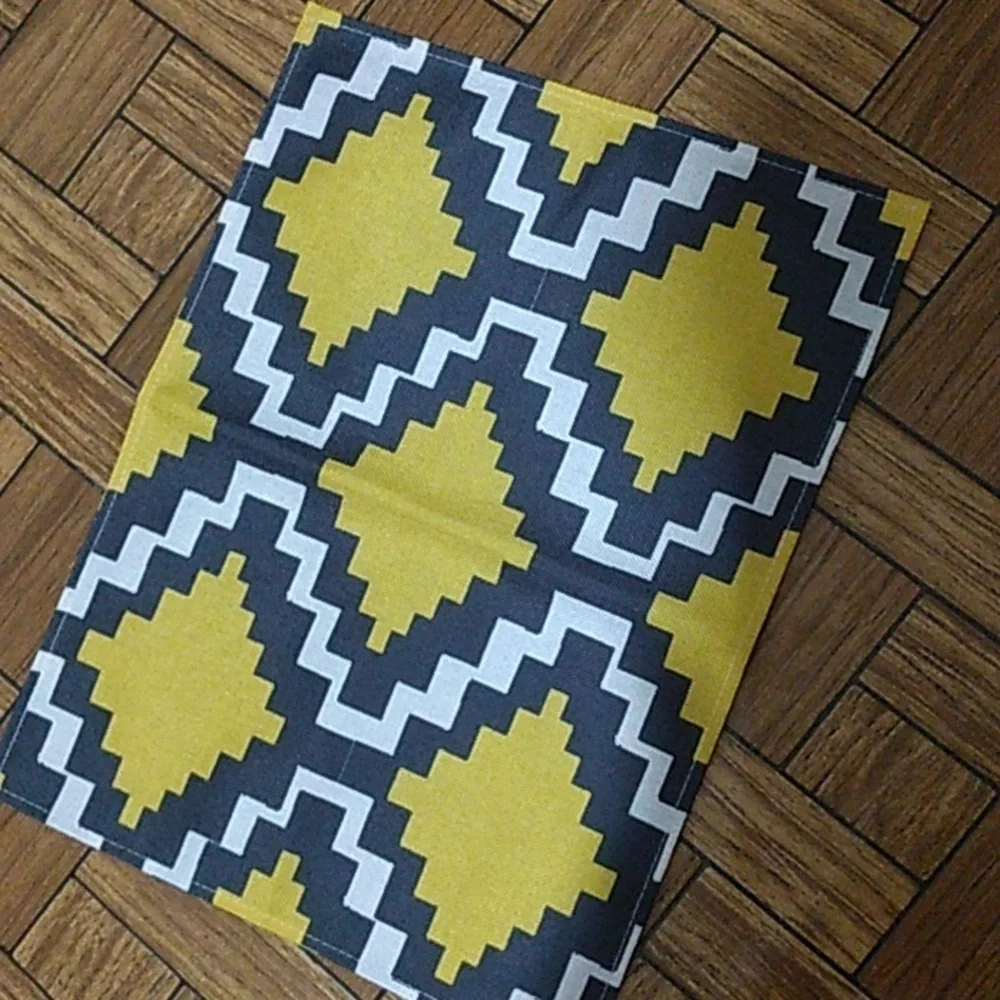 Set of 4 placemats & 4 napkins